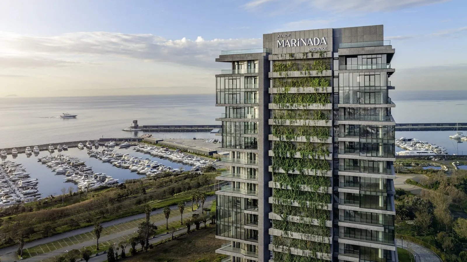 مشروع مارينادا أتاكوي Marinada Ataköy في اسطنبول - الواجهة الخضراء وممشى المرسى